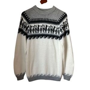 White Alpaca Fair Isle Sweater, OS. Super soft, Cozy!